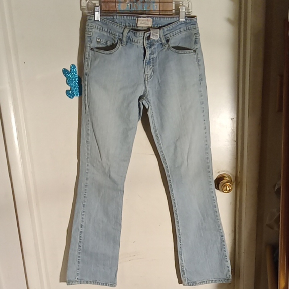 Woman's blue stretch Lowrise bootCut Levi's Strauss Good condition size 9. Mediu